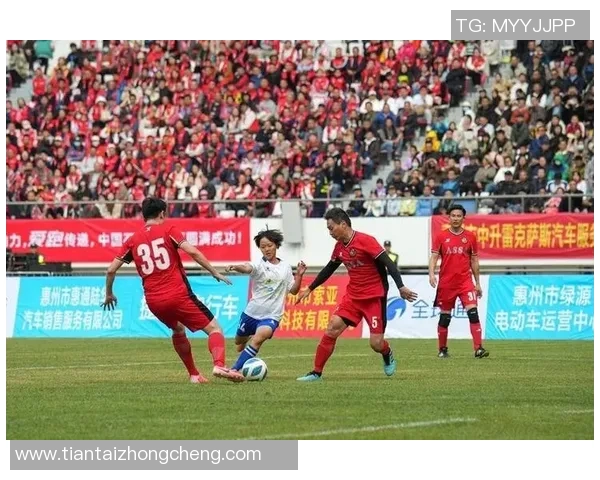 中国足球明星齐送生日祝福 点燃球迷热情献上最真挚的祝福